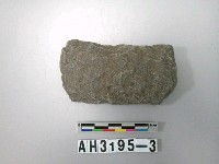 藏品(小型斜刃打製石斧)的圖片